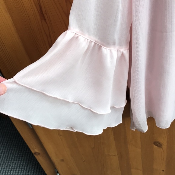 H&M BELL SLEEVE TOP - Picture 4 of 6